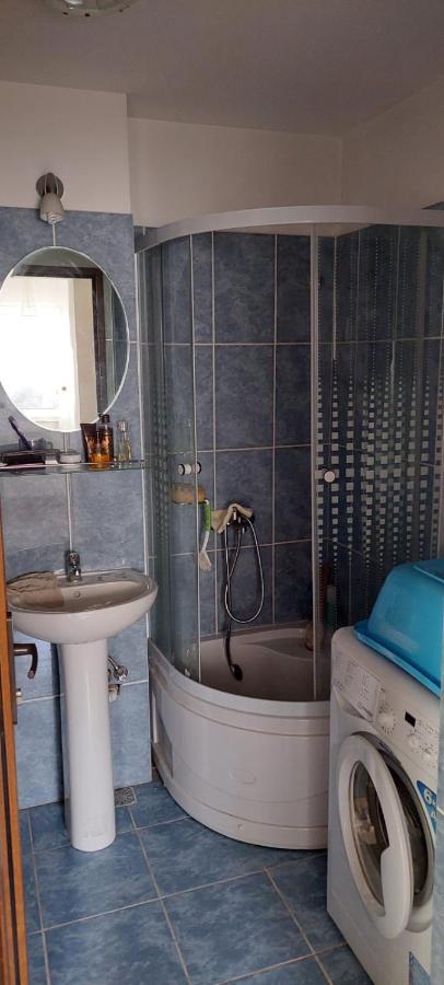 Fely Room Petroşani Buitenkant foto